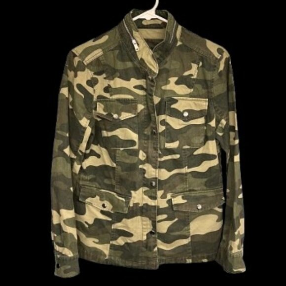 Love Tree Jackets & Blazers - Love Tree Green Utility Camo Jacket Women's Size Medium